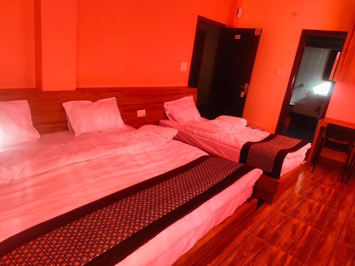 Hotel Rishabh And Banquet Hall Pithoragarh Exterior photo